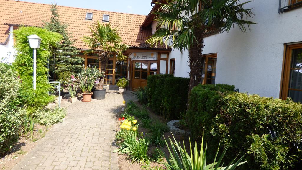 Hotel Blume ไฟรบวร์กอิมไบรส์เกา ภายนอก รูปภาพ